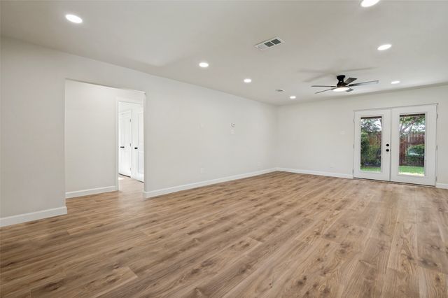 3550 Ridgeoak Way, Farmers Branch, TX 75234