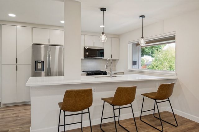 3550 Ridgeoak Way, Farmers Branch, TX 75234