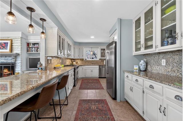3100 W 71st Street, Prairie Village, KS 66208