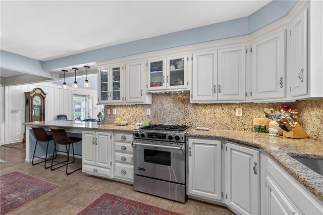 3100 W 71st Street, Prairie Village, KS 66208