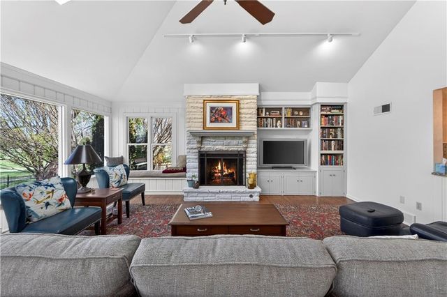 3100 W 71st Street, Prairie Village, KS 66208