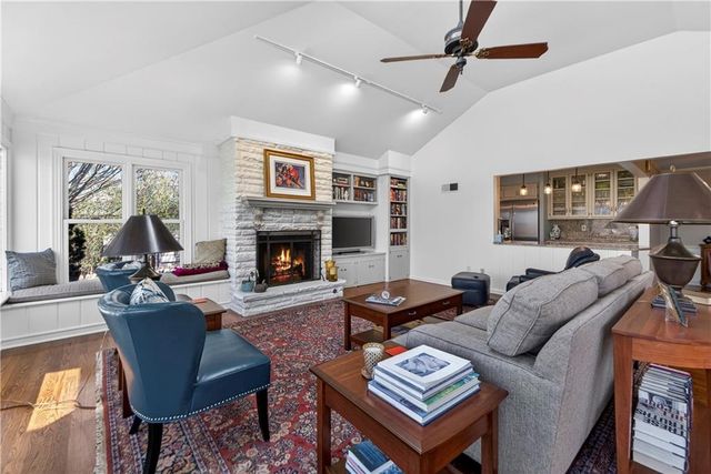 3100 W 71st Street, Prairie Village, KS 66208