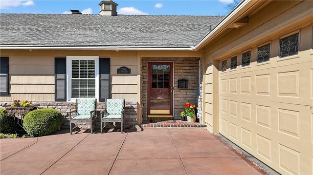 3100 W 71st Street, Prairie Village, KS 66208