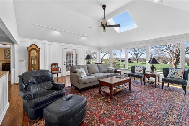 3100 W 71st Street, Prairie Village, KS 66208