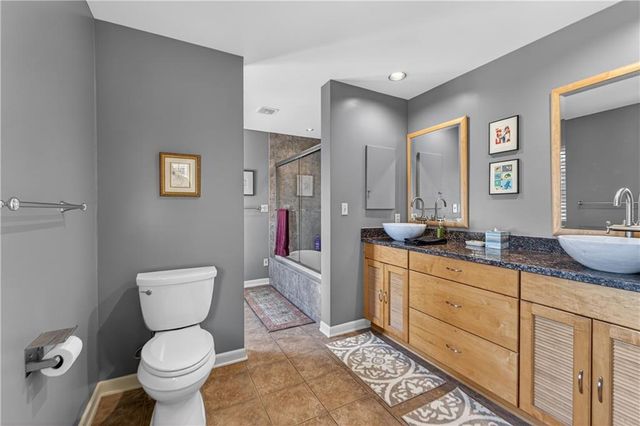 3100 W 71st Street, Prairie Village, KS 66208