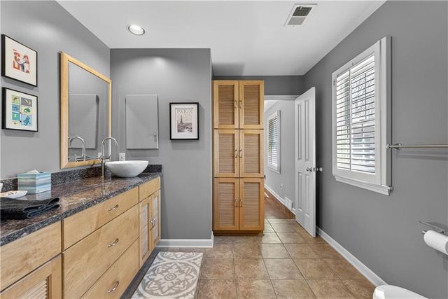 3100 W 71st Street, Prairie Village, KS 66208