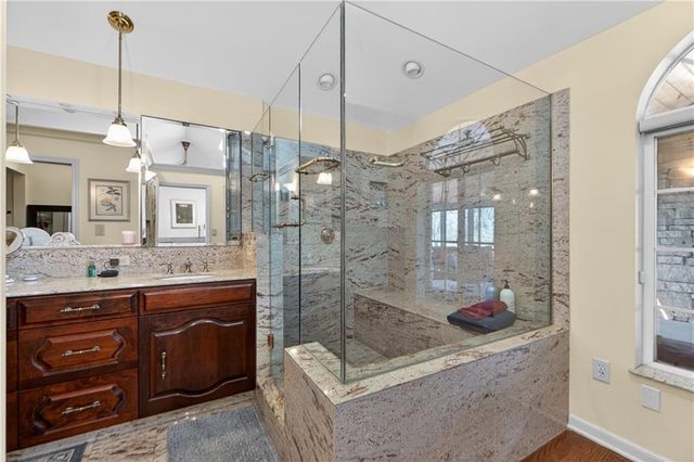 3100 W 71st Street, Prairie Village, KS 66208