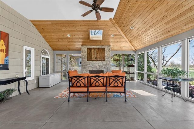 3100 W 71st Street, Prairie Village, KS 66208