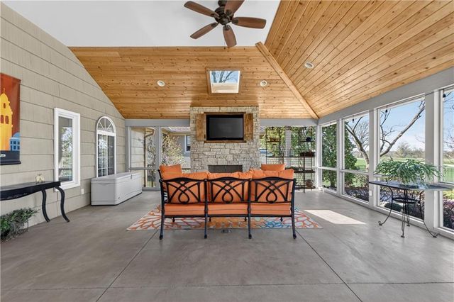 3100 W 71st Street, Prairie Village, KS 66208