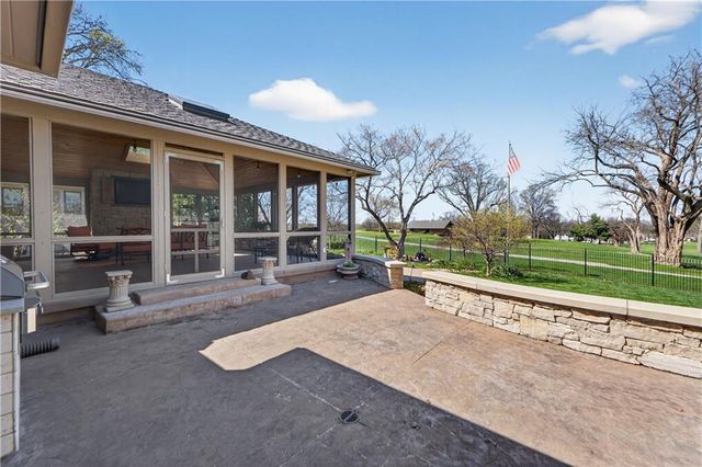 3100 W 71st Street, Prairie Village, KS 66208