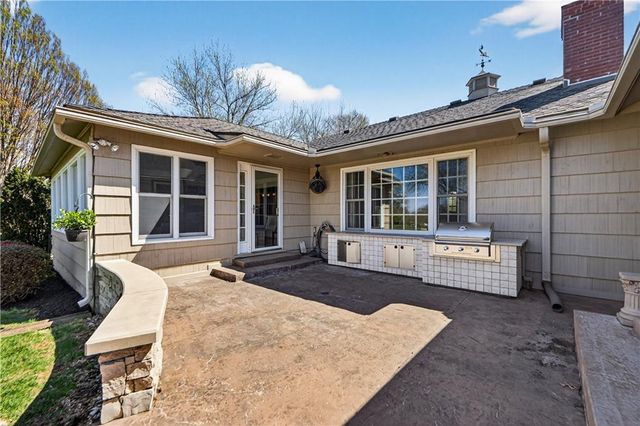 3100 W 71st Street, Prairie Village, KS 66208
