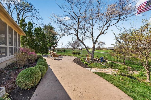 3100 W 71st Street, Prairie Village, KS 66208