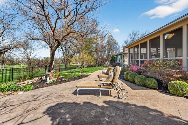 3100 W 71st Street, Prairie Village, KS 66208
