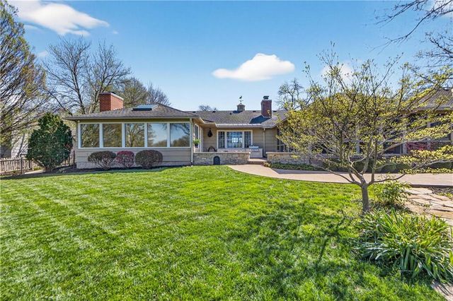 3100 W 71st Street, Prairie Village, KS 66208