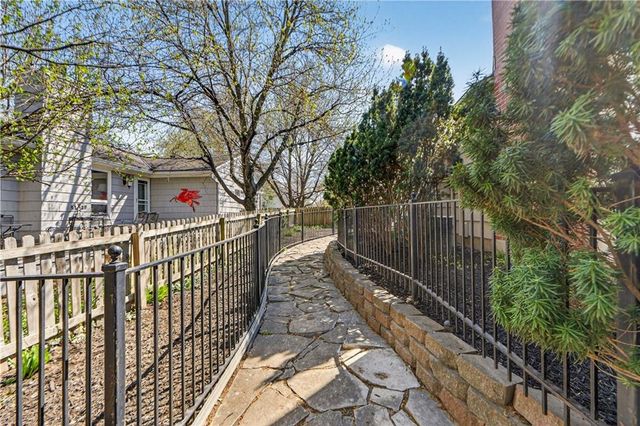 3100 W 71st Street, Prairie Village, KS 66208