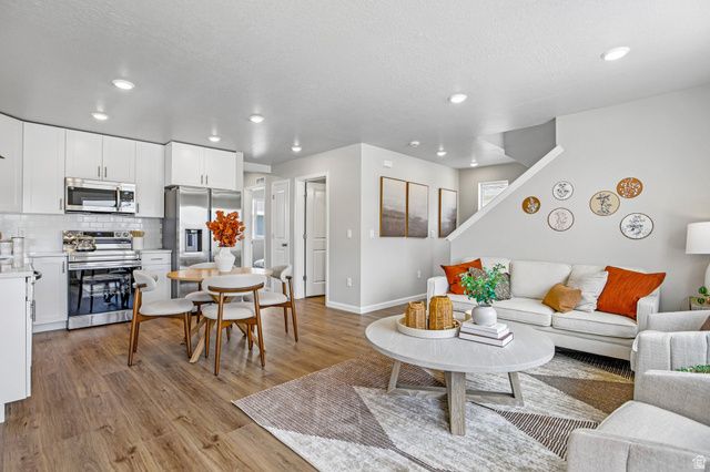 53 N JORDAN RIVER WAY, Saratoga Springs, UT 84045