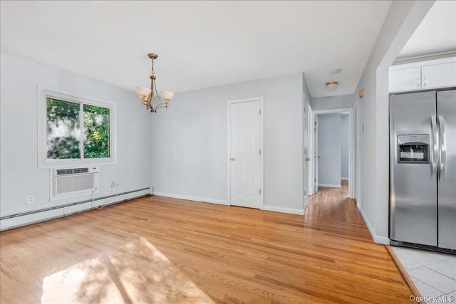 49 Neulist Avenue 2nd Fl, Port Washington, NY 11050