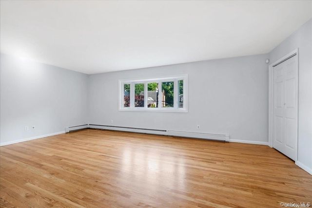 49 Neulist Avenue 2nd Fl, Port Washington, NY 11050