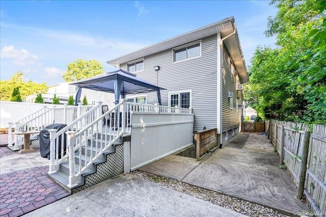 49 Neulist Avenue 2nd Fl, Port Washington, NY 11050