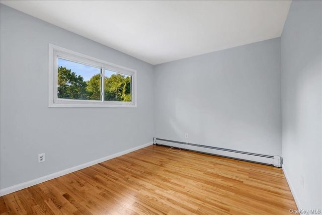 49 Neulist Avenue 2nd Fl, Port Washington, NY 11050
