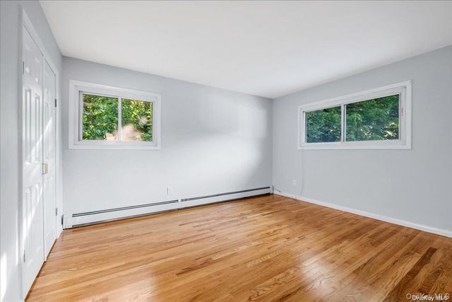 49 Neulist Avenue 2nd Fl, Port Washington, NY 11050