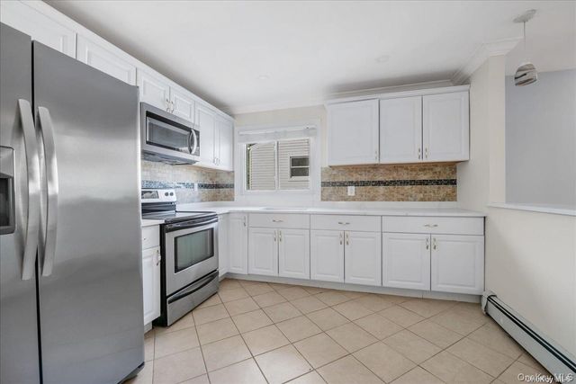 49 Neulist Avenue 2nd Fl, Port Washington, NY 11050