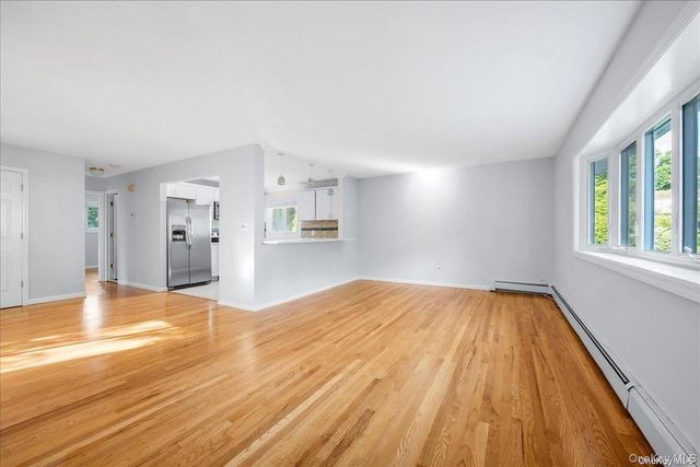 49 Neulist Avenue 2nd Fl, Port Washington, NY 11050