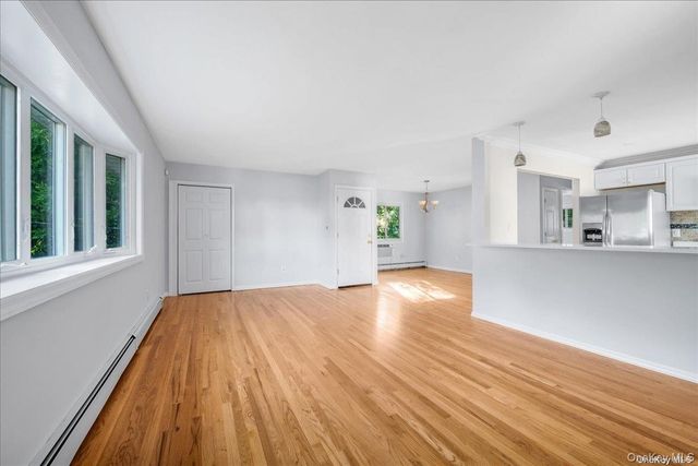49 Neulist Avenue 2nd Fl, Port Washington, NY 11050