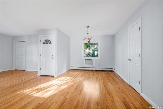 49 Neulist Avenue 2nd Fl, Port Washington, NY 11050
