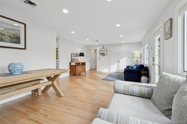 4 Chestnut Lane, East Quogue, NY 11942