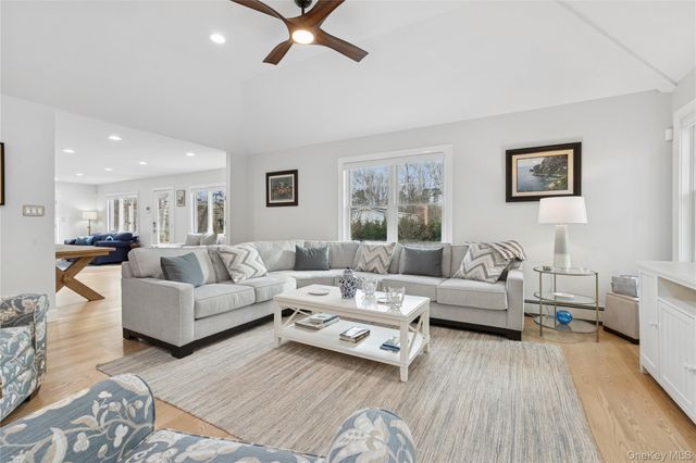 4 Chestnut Lane, East Quogue, NY 11942