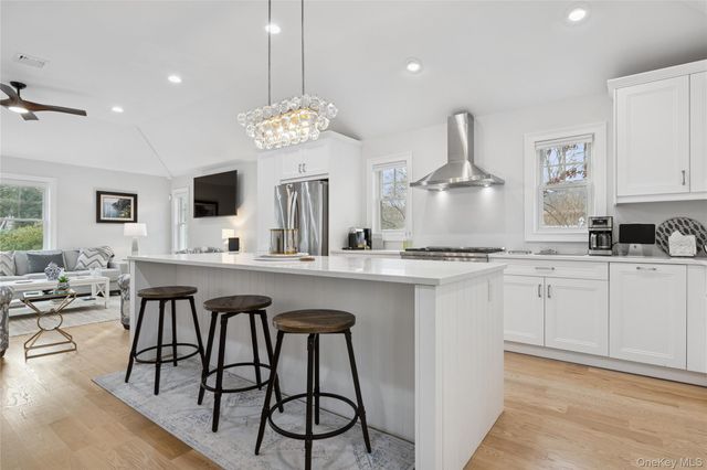 4 Chestnut Lane, East Quogue, NY 11942