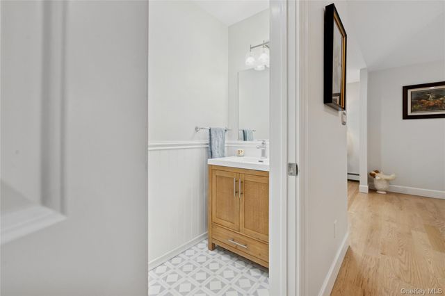 4 Chestnut Lane, East Quogue, NY 11942