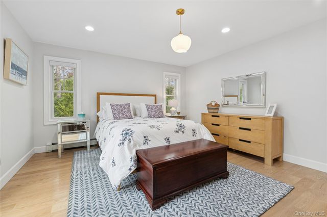 4 Chestnut Lane, East Quogue, NY 11942