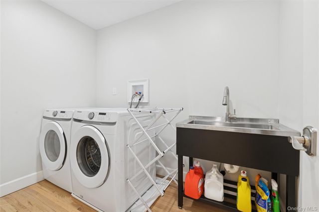 4 Chestnut Lane, East Quogue, NY 11942