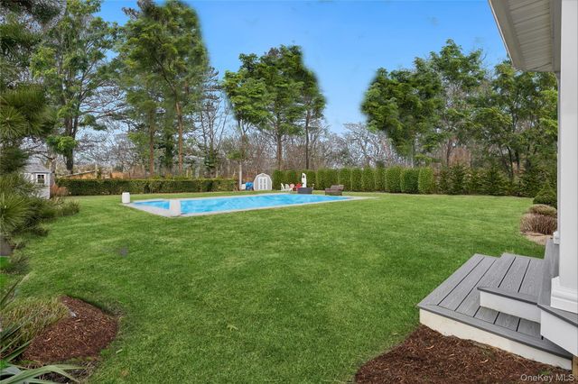 4 Chestnut Lane, East Quogue, NY 11942