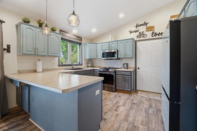 N7542 MEADOWVIEW DRIVE, Fond Du Lac, WI 54935