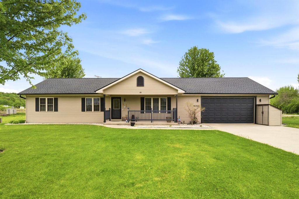 N7542 MEADOWVIEW DRIVE, Fond Du Lac, WI 54935