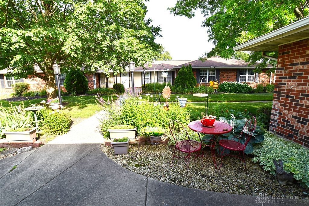 8713 Washington Colony Drive, Dayton, OH 45458