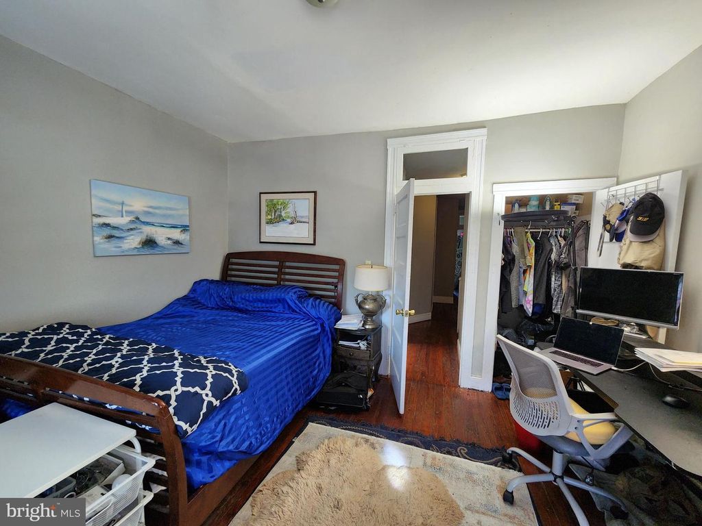 Image 14 of property listing at 4236 PARK HEIGHTS AVE, Baltimore, MD 21215