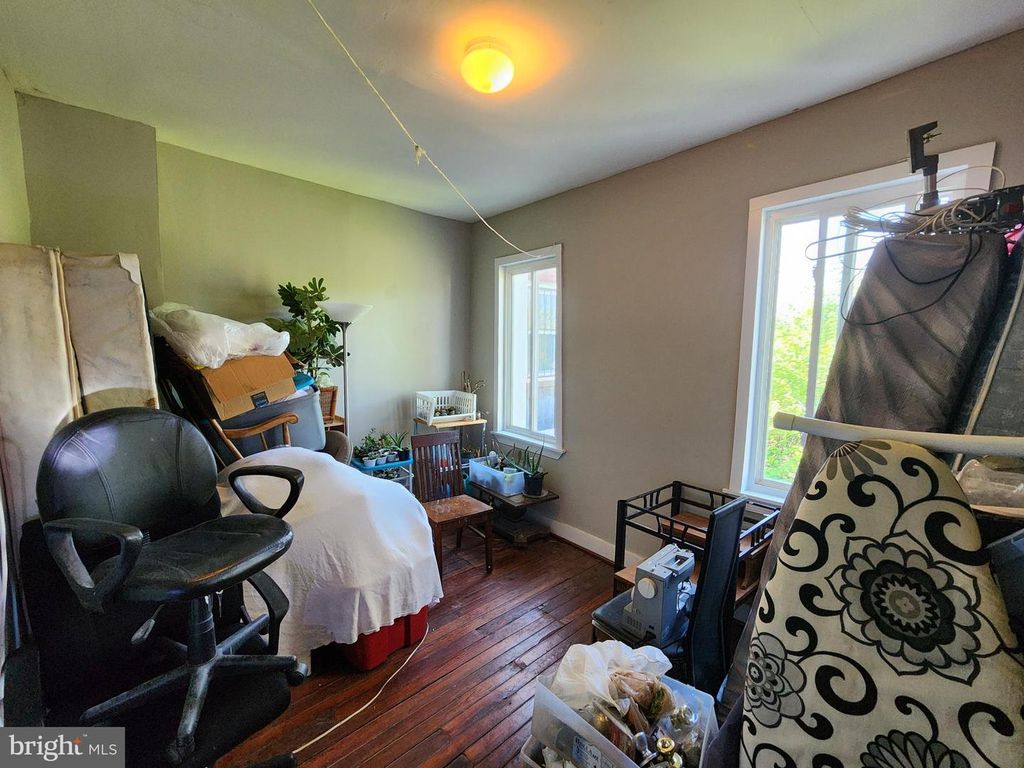 Image 21 of property listing at 4236 PARK HEIGHTS AVE, Baltimore, MD 21215