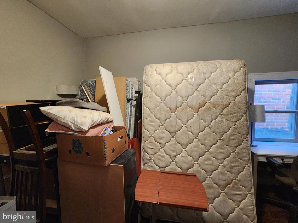 Image 22 of property listing at 4236 PARK HEIGHTS AVE, Baltimore, MD 21215