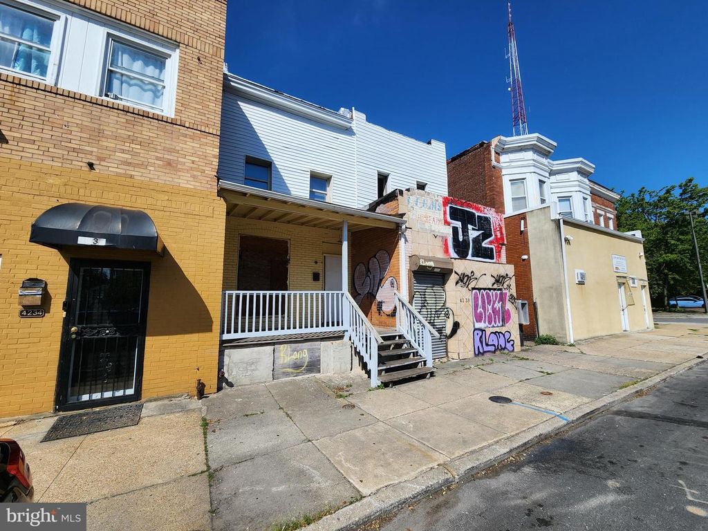 Image 3 of property listing at 4236 PARK HEIGHTS AVE, Baltimore, MD 21215