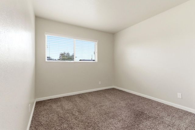 244 E Earl Way, Hanford, CA 93230