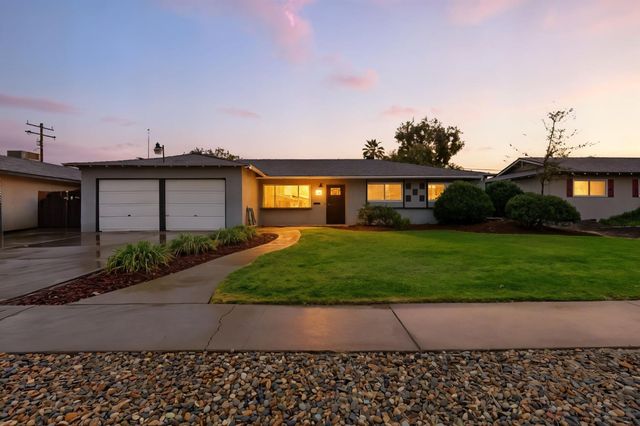 244 E Earl Way, Hanford, CA 93230