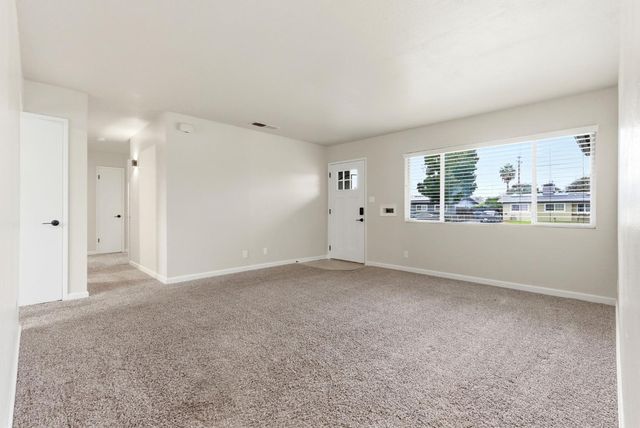 244 E Earl Way, Hanford, CA 93230