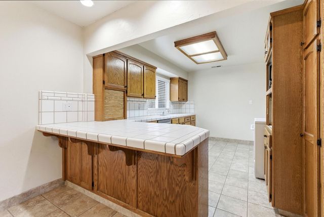 244 E Earl Way, Hanford, CA 93230