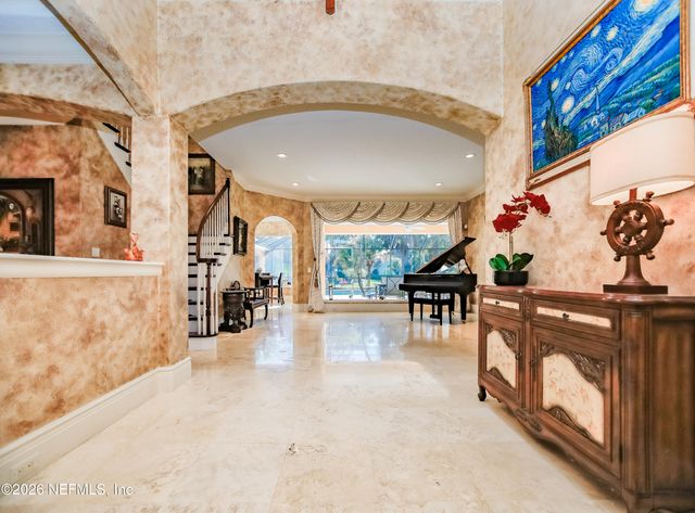 1326 CHARTER Court E, Jacksonville, FL 32225