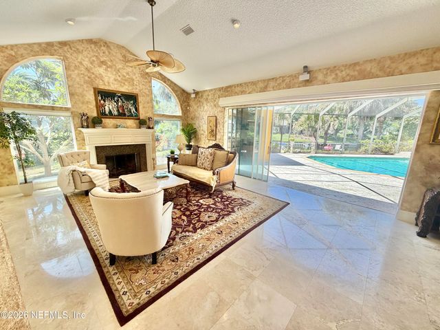 1326 CHARTER Court E, Jacksonville, FL 32225