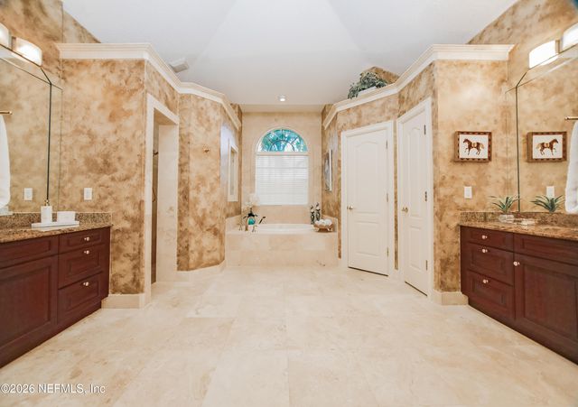 1326 CHARTER Court E, Jacksonville, FL 32225